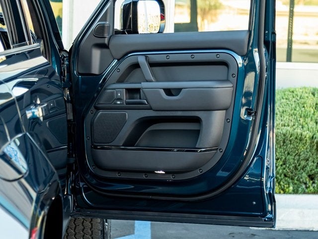 2026 Land Rover Defender 110 OCTA