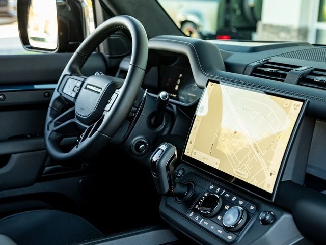 2026 Land Rover Defender 110 OCTA