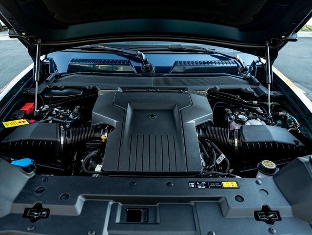 2026 Land Rover Defender 110 OCTA