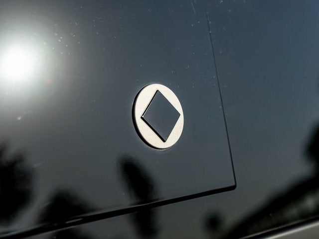 2026 Land Rover Defender 110 OCTA Black Edition OCTA