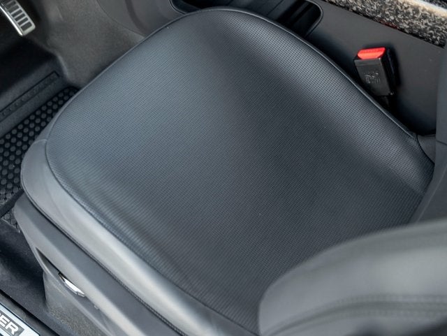 2026 Land Rover Defender 110 OCTA Black Edition OCTA