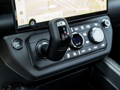 2026 Land Rover Defender 110 OCTA Black Edition OCTA