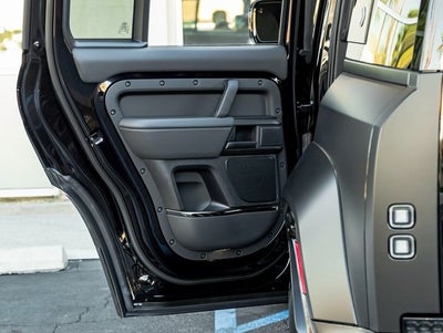 2026 Land Rover Defender 110 OCTA Black Edition OCTA