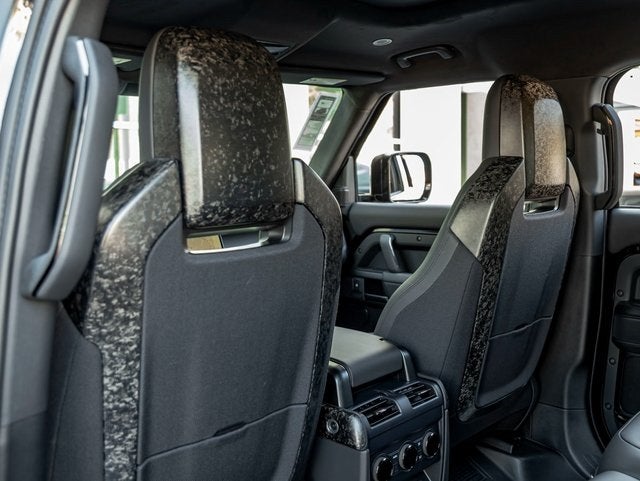 2026 Land Rover Defender 110 OCTA Black Edition OCTA