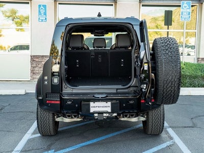 2026 Land Rover Defender 110 OCTA Black Edition OCTA