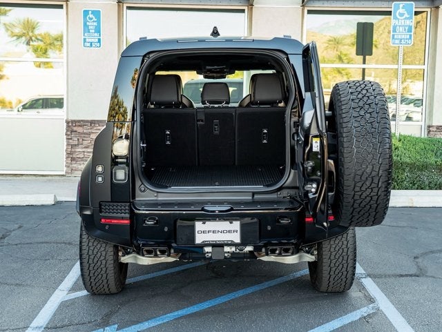 2026 Land Rover Defender 110 OCTA Black Edition OCTA