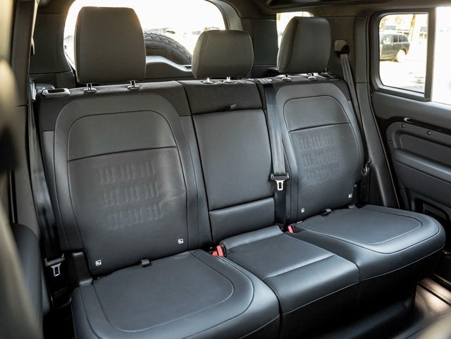 2026 Land Rover Defender 110 OCTA Black Edition OCTA