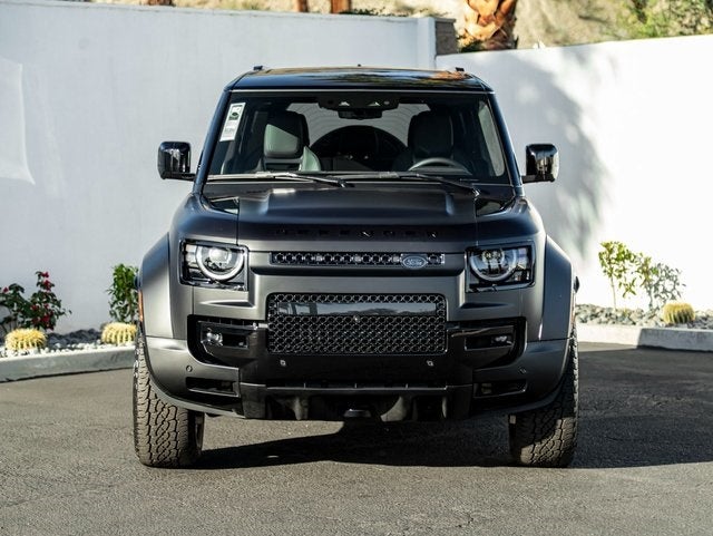 2026 Land Rover Defender 110 OCTA Black Edition OCTA