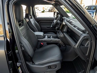 2026 Land Rover Defender 110 OCTA Black Edition OCTA