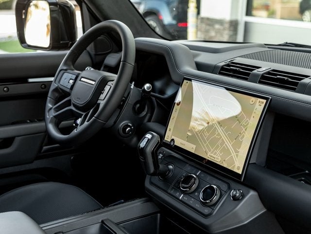 2026 Land Rover Defender 110 OCTA Black Edition OCTA