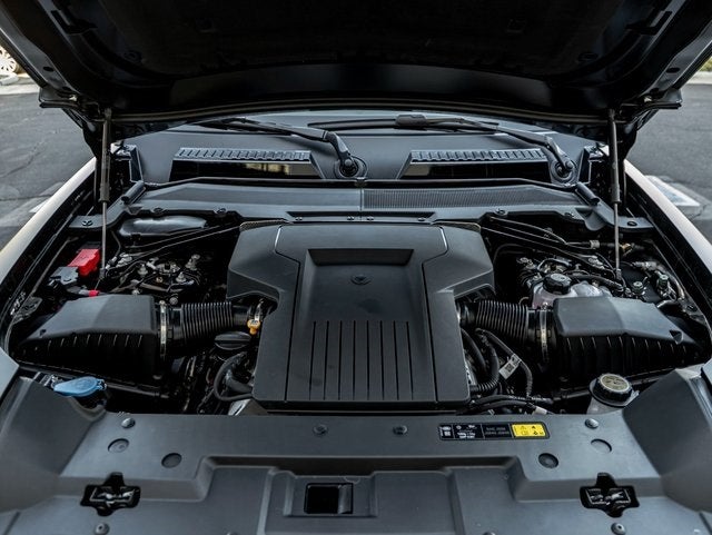 2026 Land Rover Defender 110 OCTA Black Edition OCTA