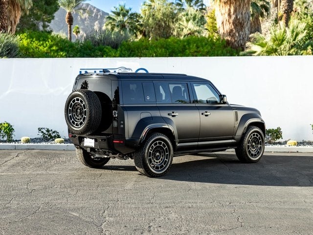 2026 Land Rover Defender 110 OCTA Black Edition OCTA