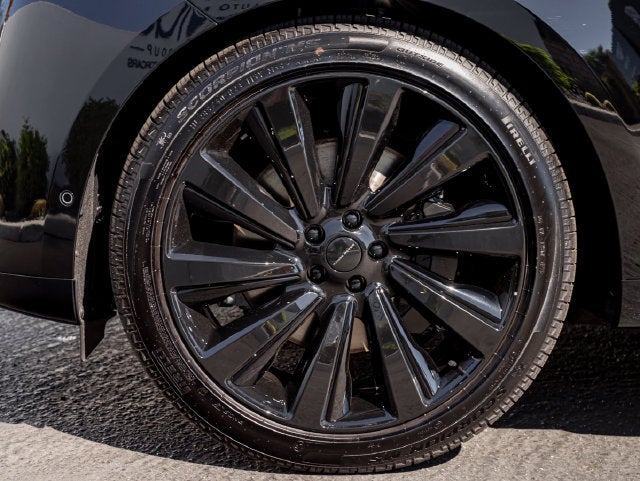 2026 Land Rover Range Rover SV Black LWB