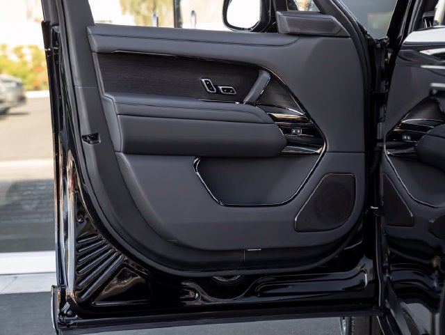 2026 Land Rover Range Rover SV Black LWB