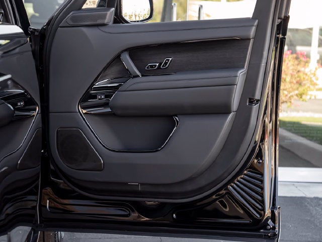 2026 Land Rover Range Rover SV Black LWB