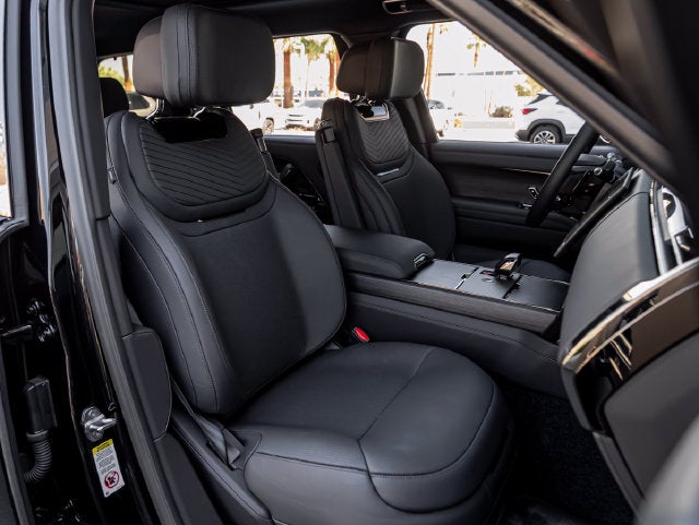 2026 Land Rover Range Rover SV Black LWB