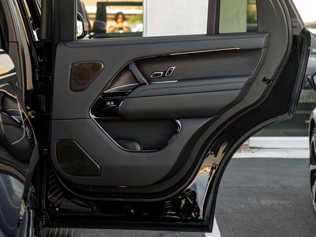 2026 Land Rover Range Rover SV LWB