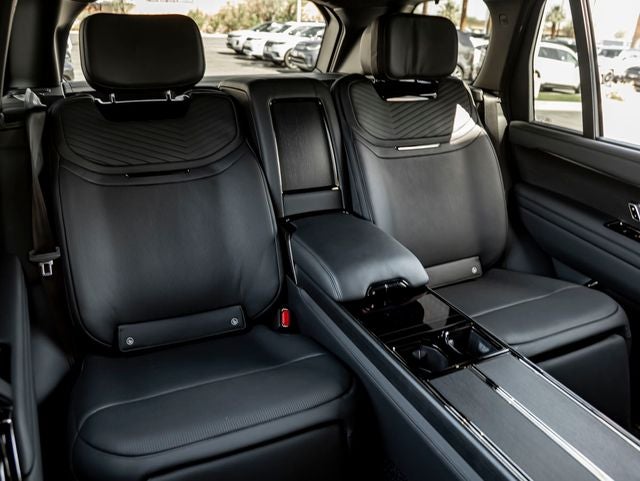 2026 Land Rover Range Rover SV LWB