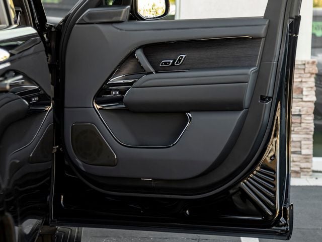 2026 Land Rover Range Rover SV LWB