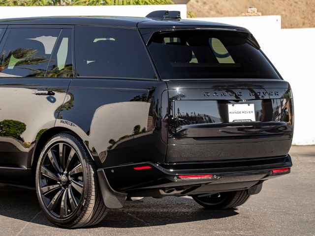 2026 Land Rover Range Rover SV Black Edition LWB