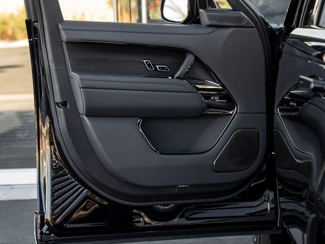 2026 Land Rover Range Rover SV Black Edition LWB