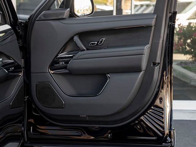 2026 Land Rover Range Rover SV Black Edition LWB