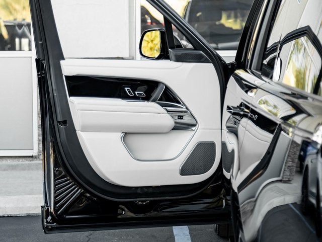 2026 Land Rover Range Rover Autobiography