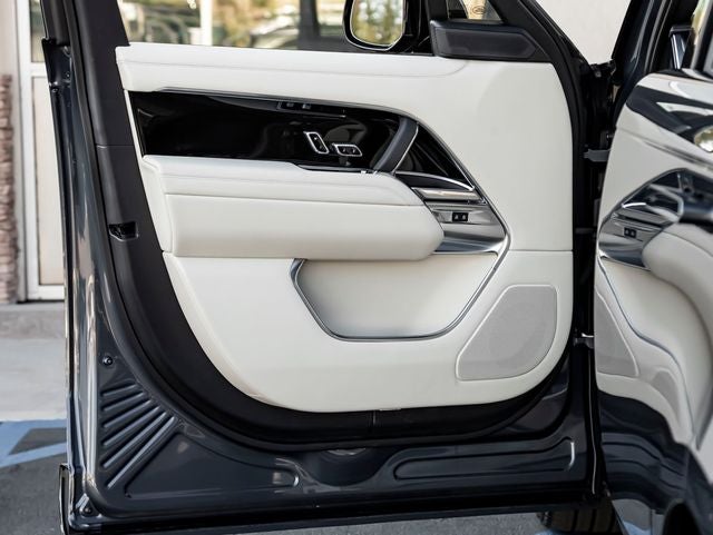 2026 Land Rover Range Rover SE
