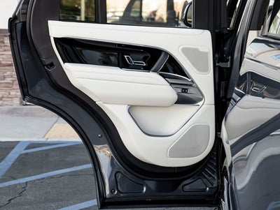 2026 Land Rover Range Rover SE