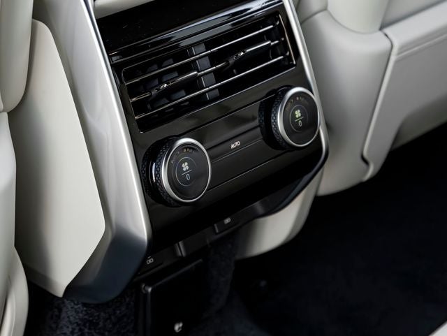 2026 Land Rover Range Rover SE