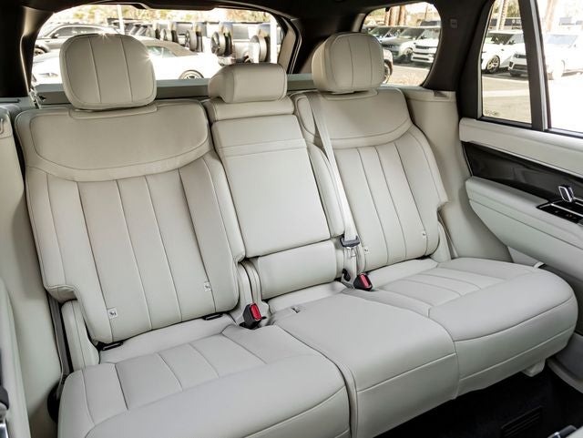 2026 Land Rover Range Rover SE