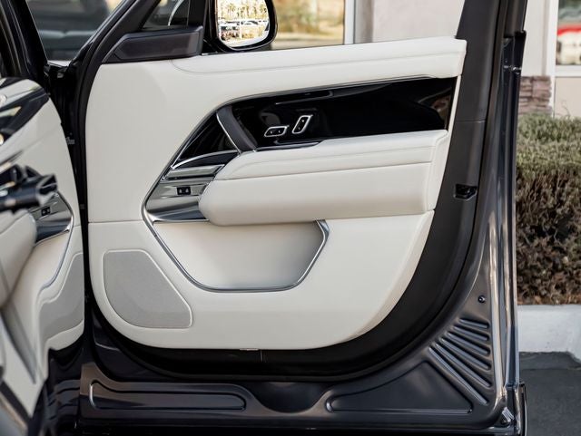 2026 Land Rover Range Rover SE