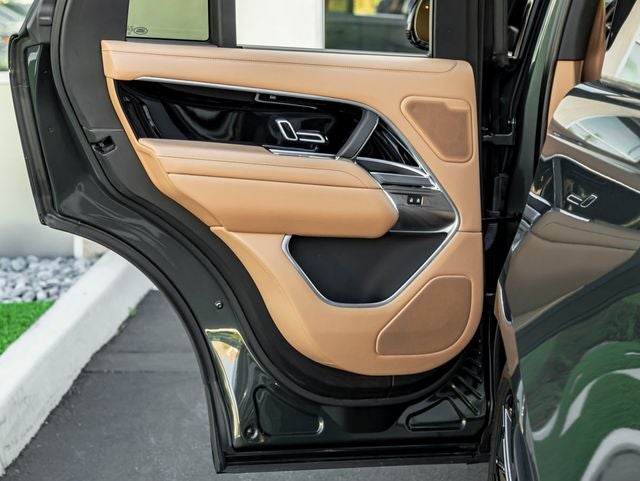 2025 Land Rover Range Rover SE