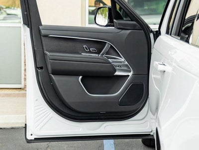 2025 Land Rover Range Rover SE