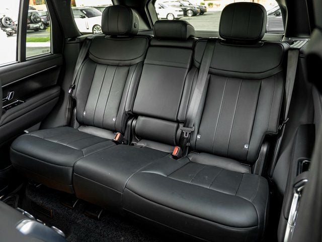 2025 Land Rover Range Rover SE