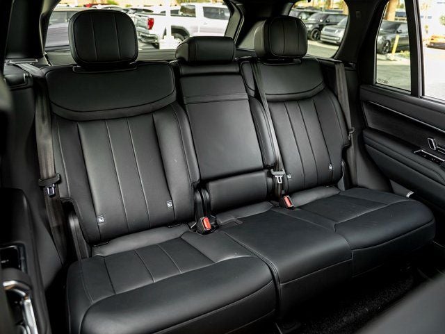 2025 Land Rover Range Rover SE