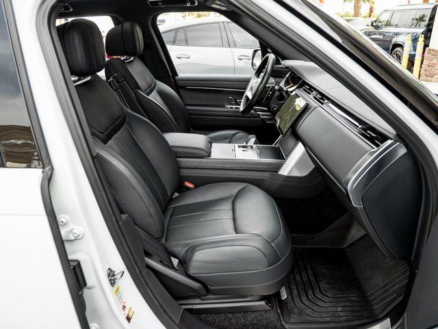 2025 Land Rover Range Rover SE