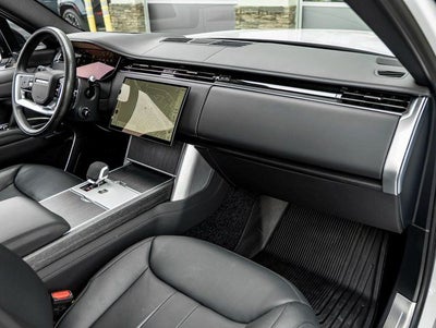 2025 Land Rover Range Rover SE