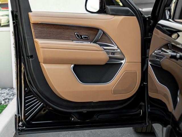 2025 Land Rover Range Rover SE