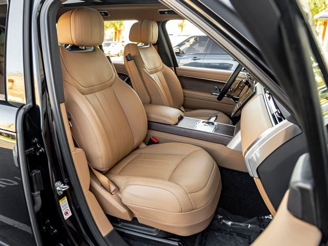 2025 Land Rover Range Rover SE