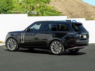 2025 Land Rover Range Rover SE