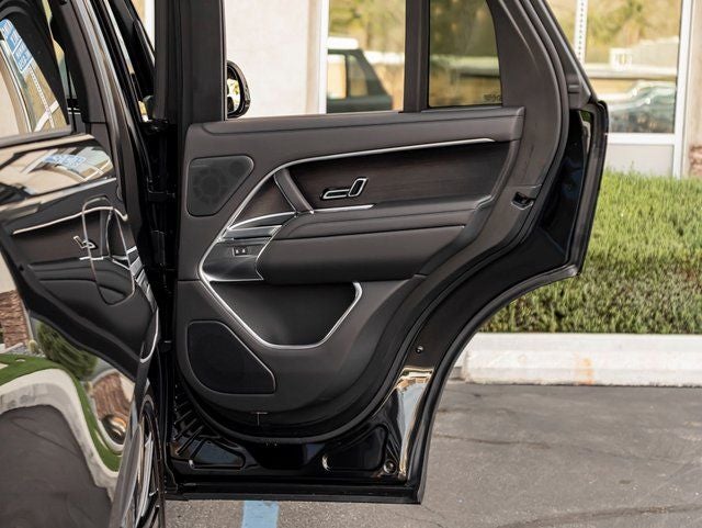 2026 Land Rover Range Rover SE