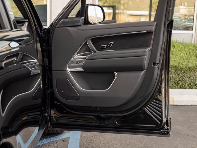 2026 Land Rover Range Rover SE