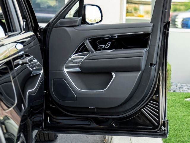 2026 Land Rover Range Rover SE