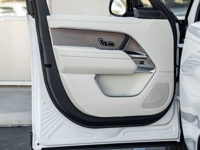 2026 Land Rover Range Rover SE SWB P530