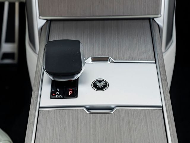 2026 Land Rover Range Rover SE SWB P530