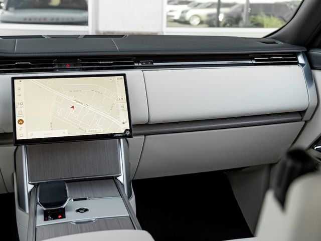 2026 Land Rover Range Rover SE SWB P530