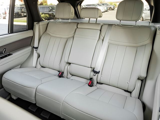 2026 Land Rover Range Rover SE SWB P530