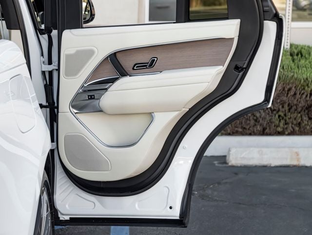 2026 Land Rover Range Rover SE SWB P530