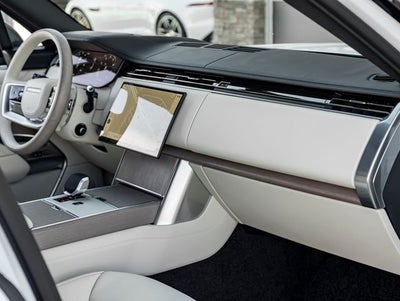 2026 Land Rover Range Rover SE SWB P530